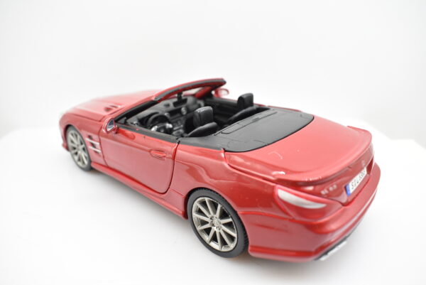 Modellino auto scala 1:24 Mercedes Benz SL 63 AMG Maisto diecast modellismo da collezione - Image 2