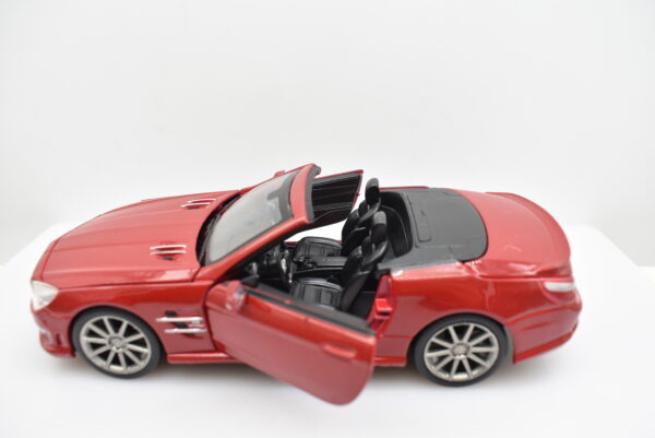 Modellino auto scala 1:24 Mercedes Benz SL 63 AMG Maisto diecast modellismo da collezione - Image 3