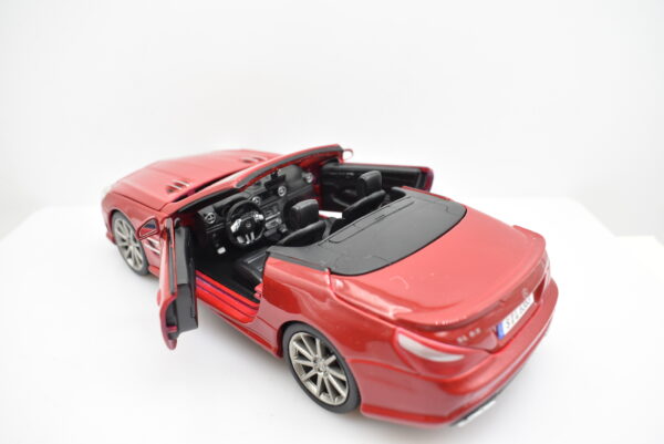 Modellino auto scala 1:24 Mercedes Benz SL 63 AMG Maisto diecast modellismo da collezione - Image 4
