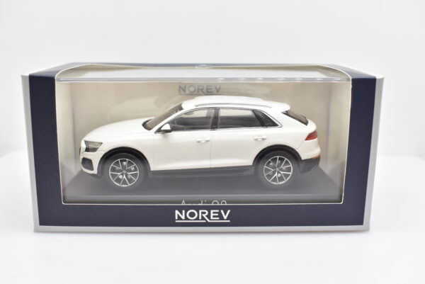 Modellino auto scala 1:43 Audi Q8 Norev diecast modellismo da collezione - Image 2