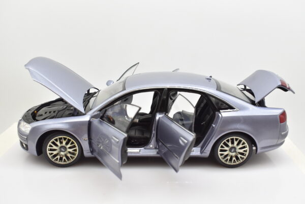 Modellino auto scala 1:18 Audi A8 4.2 TDI Kyosho diecast modellismo da collezione - Image 2