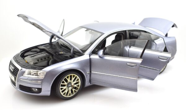 Modellino auto scala 1:18 Audi A8 4.2 TDI Kyosho diecast modellismo da collezione