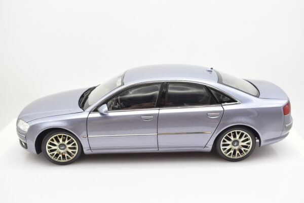 Modellino auto scala 1:18 Audi A8 4.2 TDI Kyosho diecast modellismo da collezione - Image 9