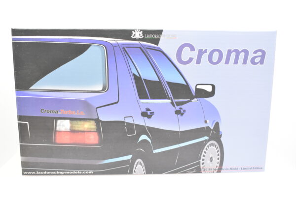 Modellino auto scala 1:18 Fiat Croma Turbo Laudoracing modellismo da collezione - Image 2