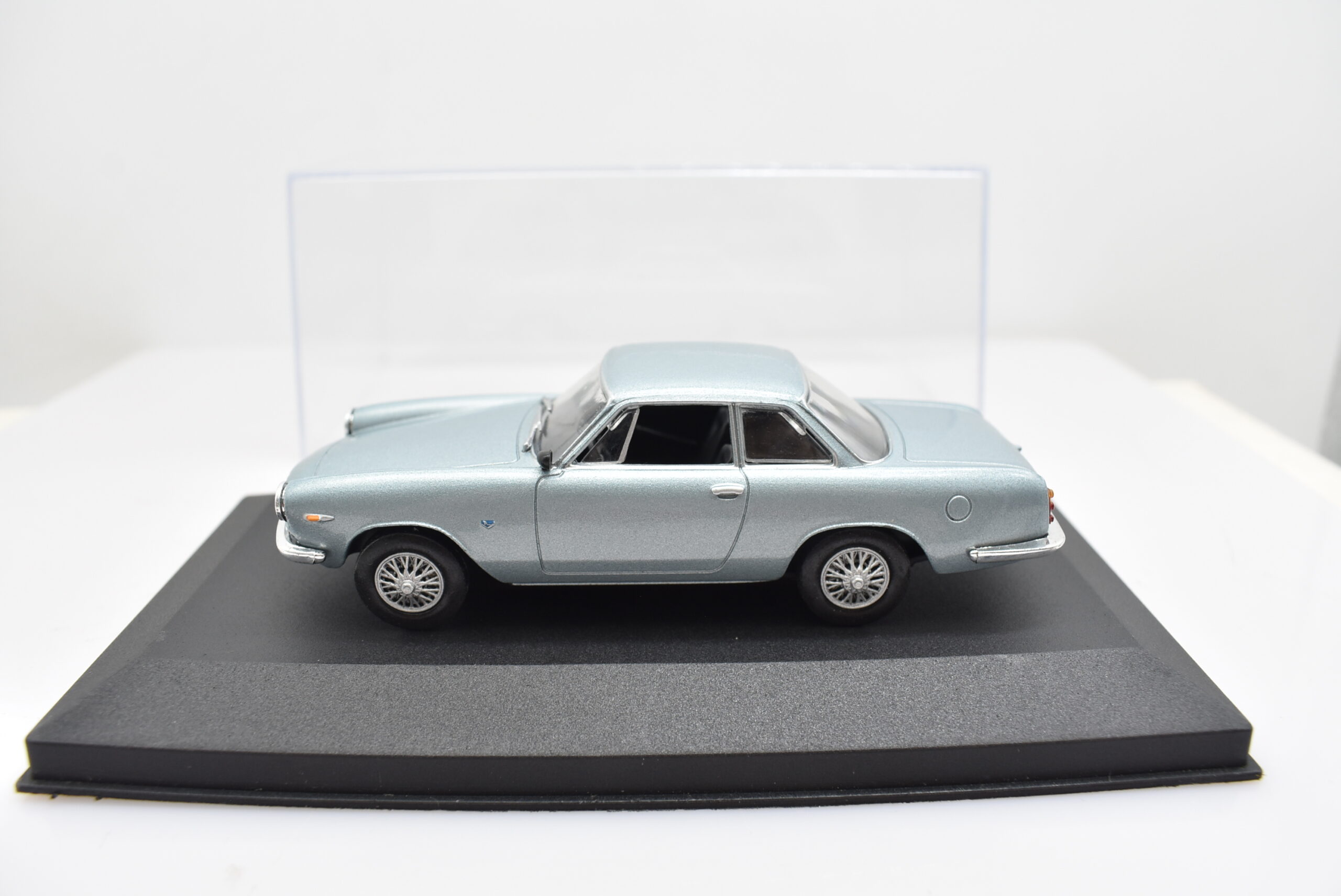 Modellino auto scala 1:43 Fiat Abarth 2400 Coupe Alemanno diecast modellismo da collezione - Image 2