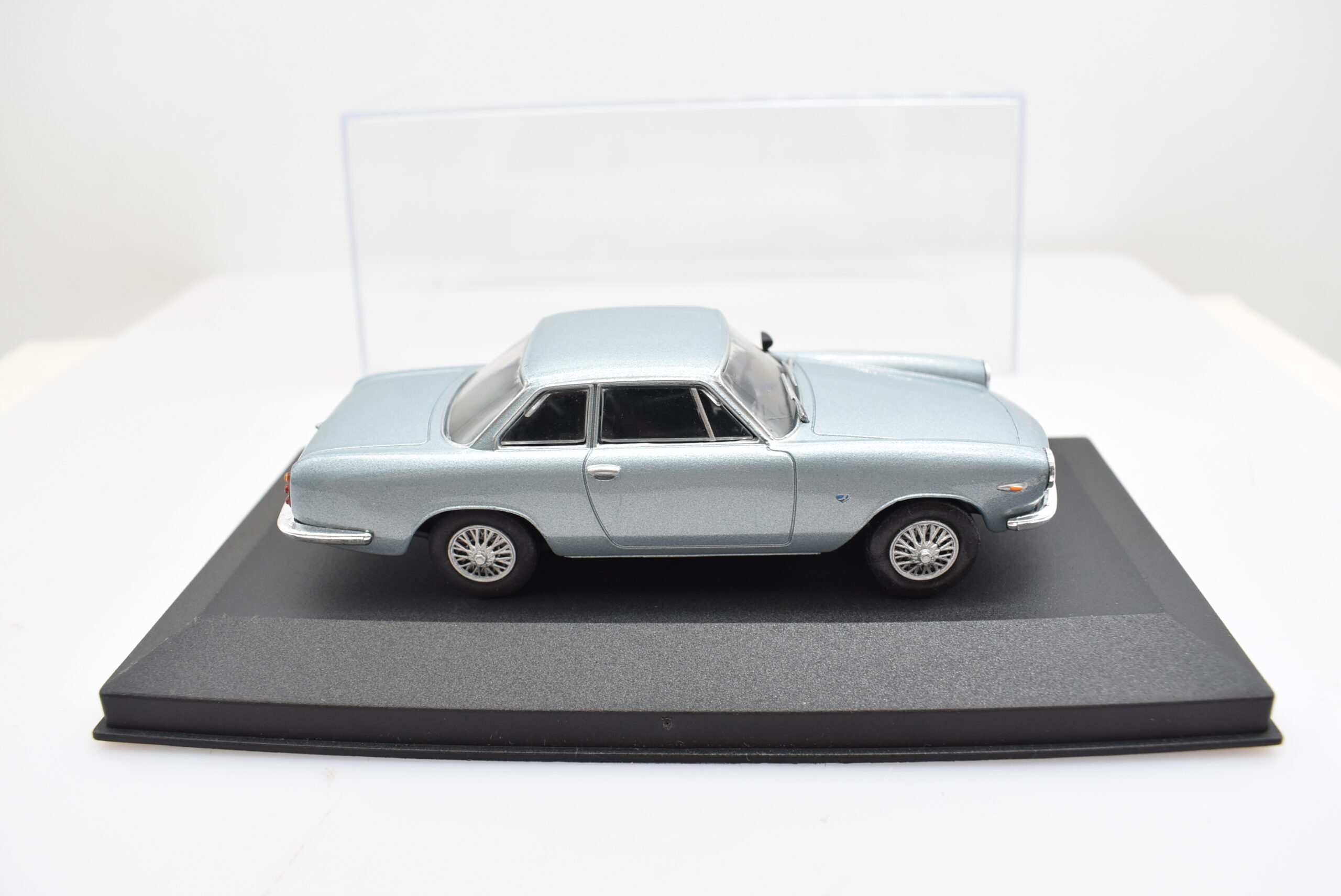 Modellino auto scala 1:43 Fiat Abarth 2400 Coupe Alemanno diecast modellismo da collezione - Image 5