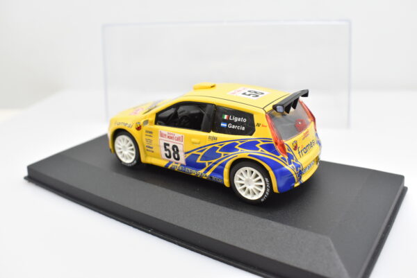 Modellino auto rally scala 1:43 Fiat Punto S 1600 diecast modellismo da collezione - Image 4