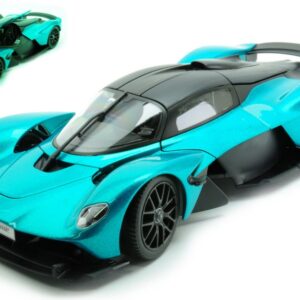 Modellino auto scala 1:18 ASTON MARTIN VALKYRIE GREEN diecast modellismo statico