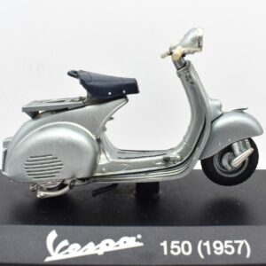 Modellini vespa 150 1957 scala 1:18 modellismo da collezione