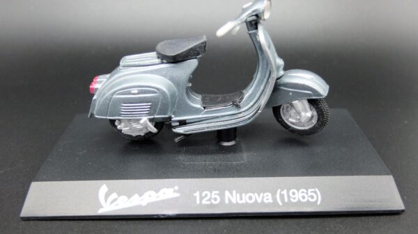 Modellini vespa 125 Nuova scala 1:18 modellismo da collezione