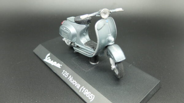 Modellini vespa 125 Nuova scala 1:18 modellismo da collezione - Image 3