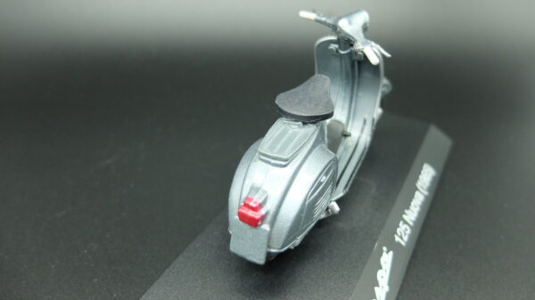 Modellini vespa 125 Nuova scala 1:18 modellismo da collezione - Image 4