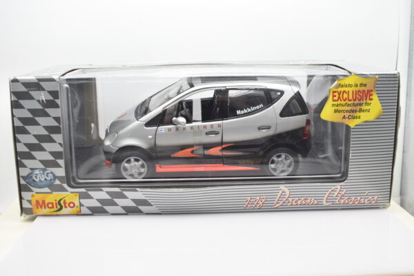 Modellino auto scala 1:18 Mercedes Benz A Class Hakkinen Maisto diecast modellismo da collezione - Image 2