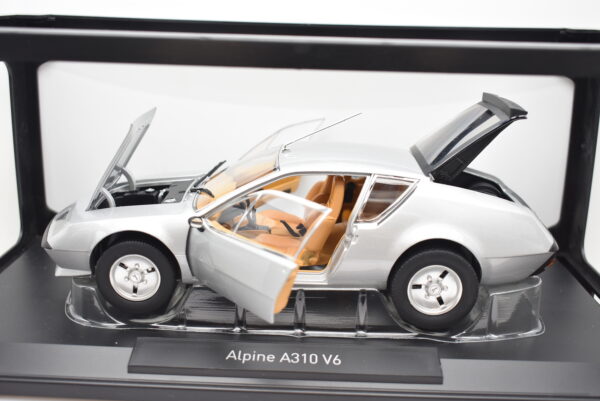 Modellino auto scala 1:18 Alpine A310 V6 Norev diecast modellismo da collezione - Image 3