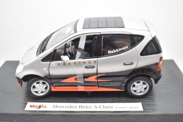 Modellino auto scala 1:18 Mercedes Benz A Class Hakkinen Maisto diecast modellismo da collezione - Image 8