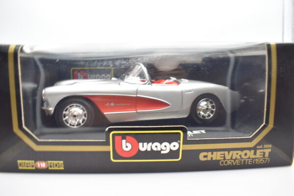 Modellino auto scala 1:18 Chevrolet Corvette Burago diecast modellismo da collezione - Image 2