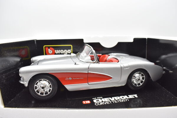 Modellino auto scala 1:18 Chevrolet Corvette Burago diecast modellismo da collezione - Image 3