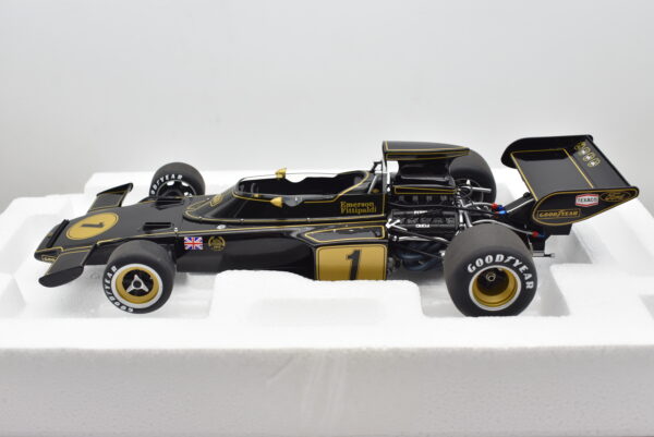 Modellini auto art FORMULA 1 scala 1:18 Team Lotus Type 72E AUTOART Fittipaldi - Image 3