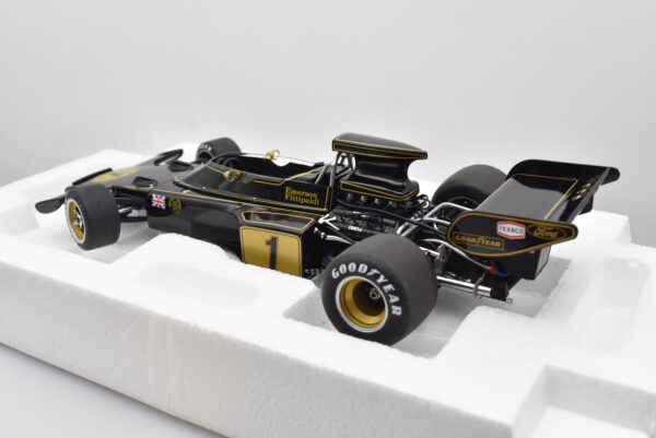 Modellini auto art FORMULA 1 scala 1:18 Team Lotus Type 72E AUTOART Fittipaldi - Image 4