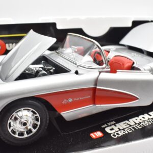 Modellino auto scala 1:18 Chevrolet Corvette Burago diecast modellismo da collezione