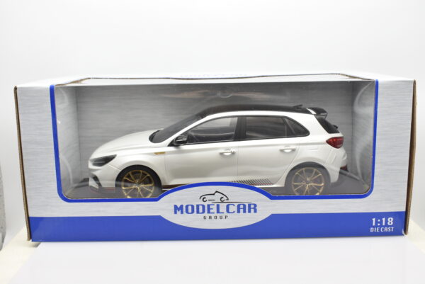 Modellino auto scala 1:18 Hyundai i30 N diecast modellismo da collezione - Image 2