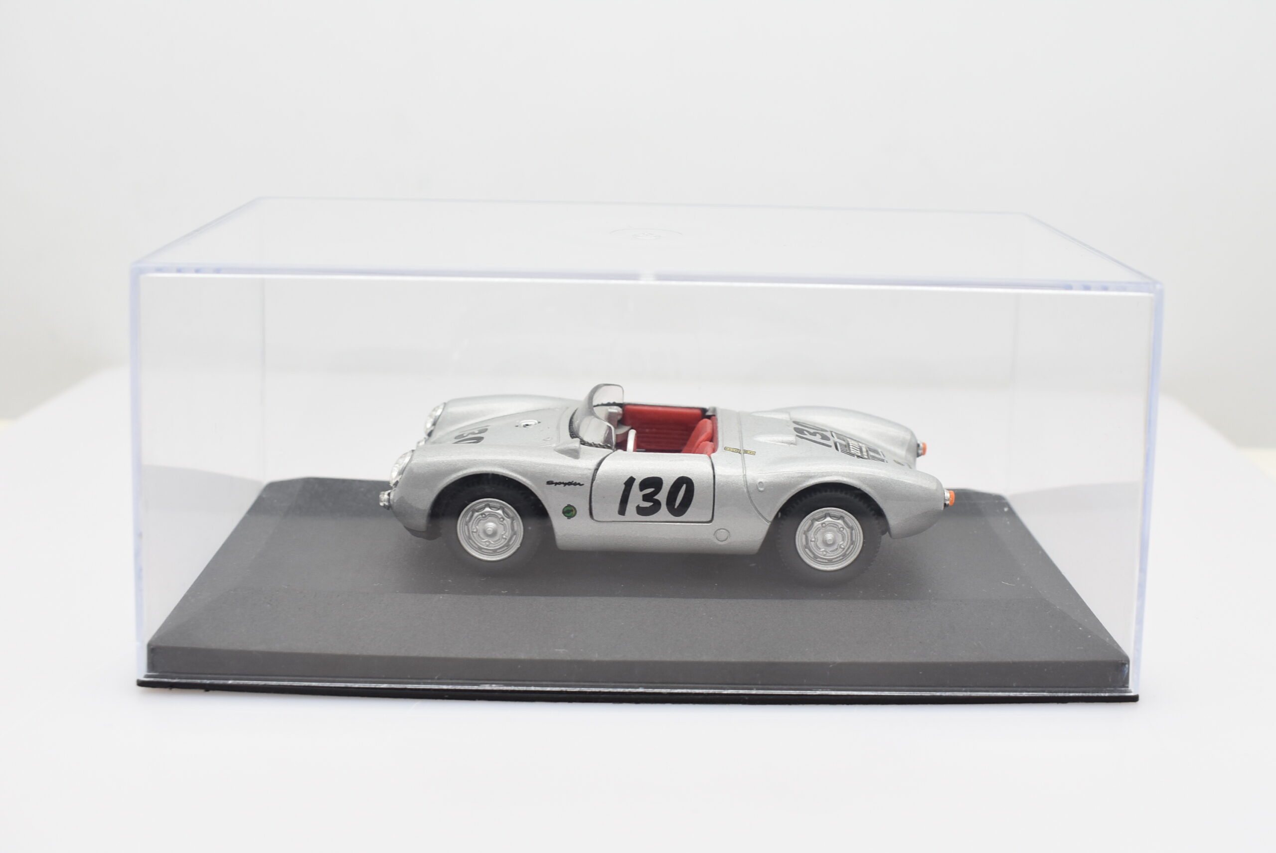 Modellino auto scala 1:43 Porsche 550A Spyder diecast modellismo da collezione - Image 9