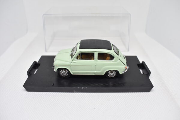 Modellino auto scala 1:43 Fiat 600 D Brumm diecast modellismo da collezione - Image 2
