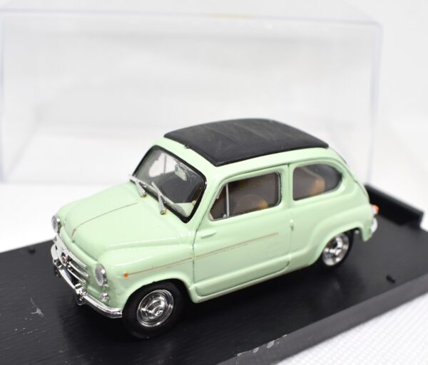 Modellino auto scala 1:43 Fiat 600 D Brumm diecast modellismo da collezione
