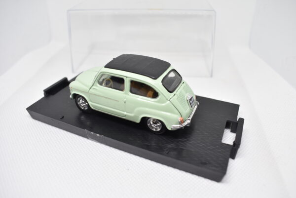 Modellino auto scala 1:43 Fiat 600 D Brumm diecast modellismo da collezione - Image 4