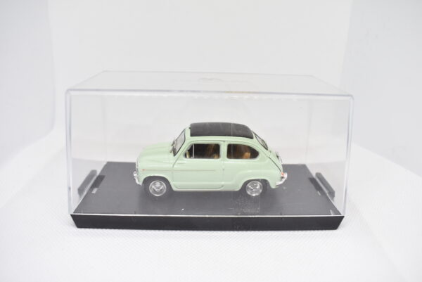 Modellino auto scala 1:43 Fiat 600 D Brumm diecast modellismo da collezione - Image 6