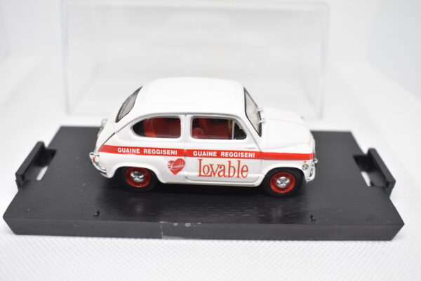 Modellino auto commerciale scala 1:43 Fiat 600 D Lovable Brumm diecast modellismo da collezione - Image 4