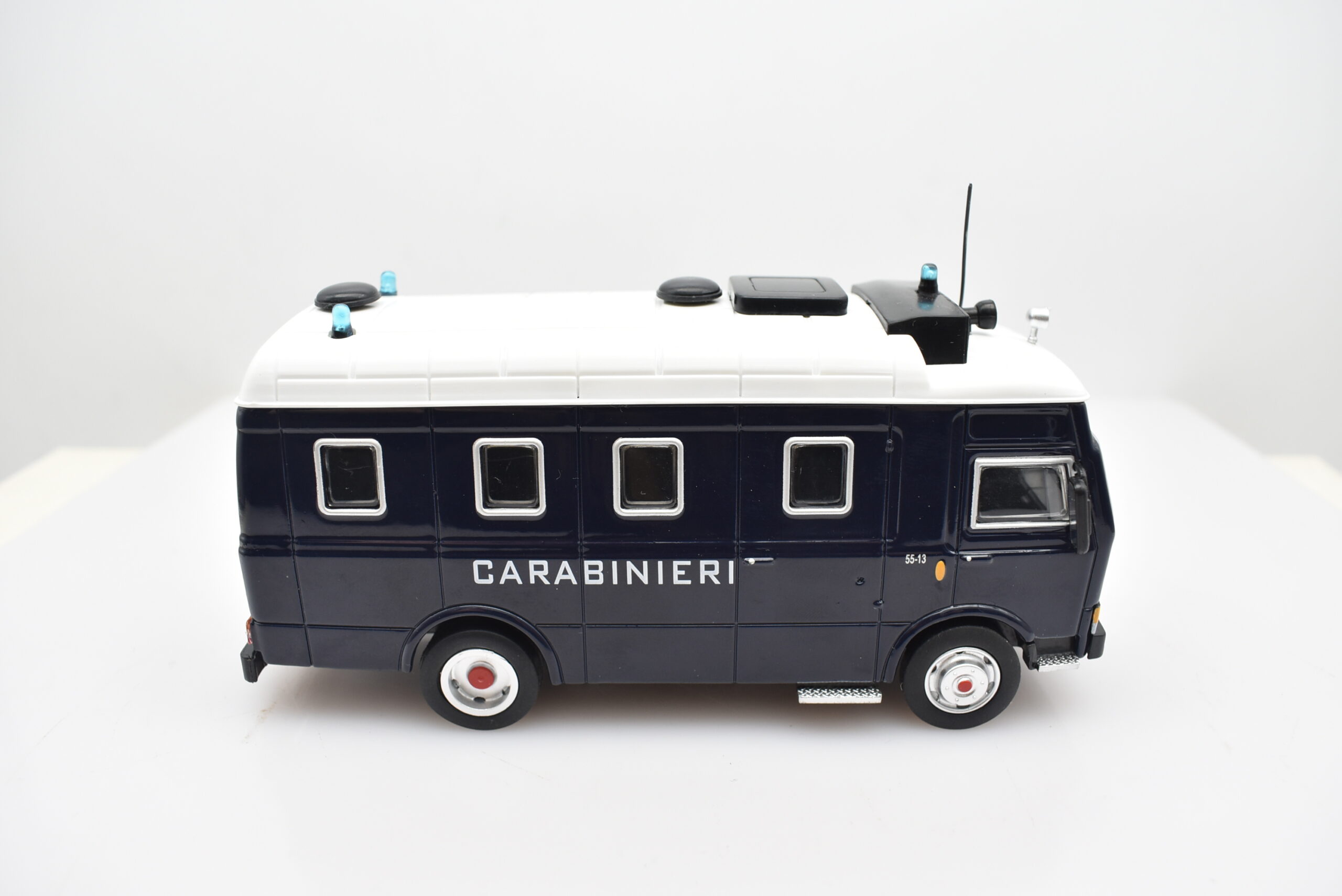Modellino furgone carabinieri scala 1:43 Iveco A 55 F 13 diecast modellismo da collezione - Image 5