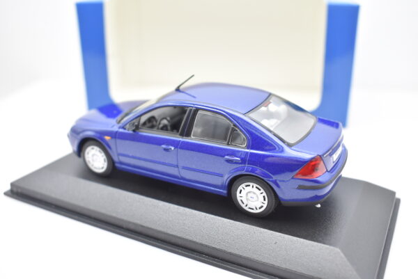 Modellino auto scala 1:43 Ford Mondeo Minichamps diecast modellismo da collezione - Image 7