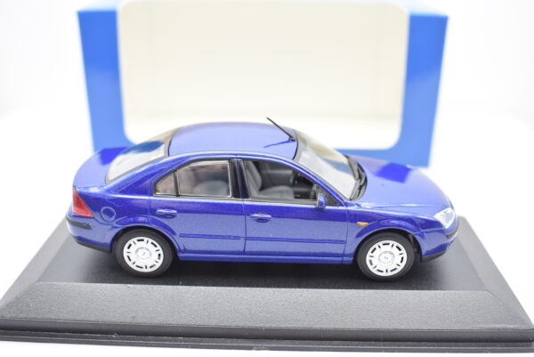 Modellino auto scala 1:43 Ford Mondeo Minichamps diecast modellismo da collezione - Image 8