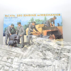 Modellino kit di montaggio soldati Dragon 250 Engine with Mechanics 1:35