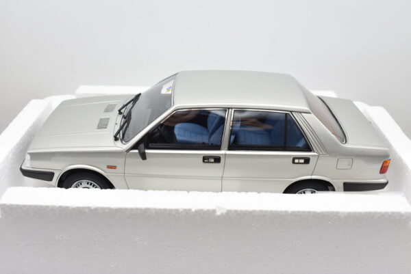 Modellino auto scala 1:18 LANCIA Prisma 1300 Laudoracing modellismo da collezione - Image 5