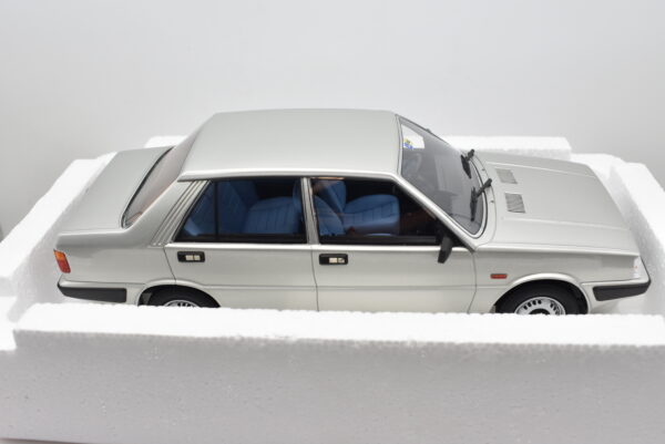 Modellino auto scala 1:18 LANCIA Prisma 1300 Laudoracing modellismo da collezione - Image 7