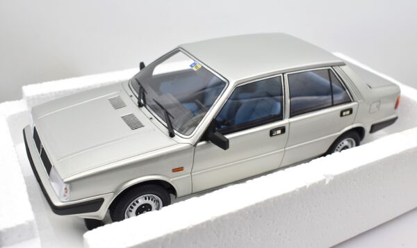 Modellino auto scala 1:18 LANCIA Prisma 1300 Laudoracing modellismo da collezione