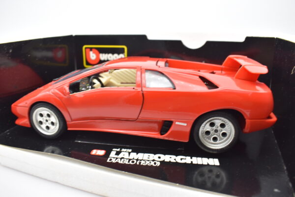 Modellino auto scala 1:18 Lamborghini Diablo Burago diecast modellismo da collezione - Image 4