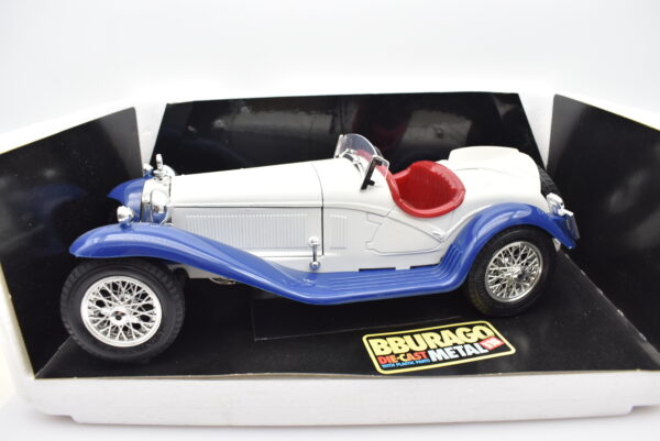 Modellino auto scala 1:18 Alfa Romeo 2300 Spider Burago diecast modellismo da collezione - Image 3