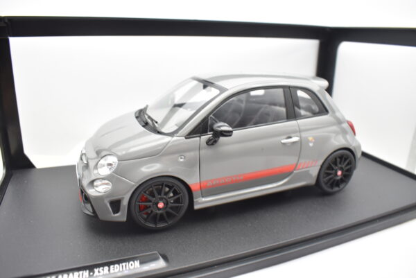 Modellino auto scala 1:18 Fiat 500 695 Abarth XSR Edition Solido diecast modellismo da collezione - Image 3