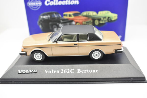 Modellino auto scala 1:43 Volvo 262C Bertone diecast modellismo da collezione - Image 2