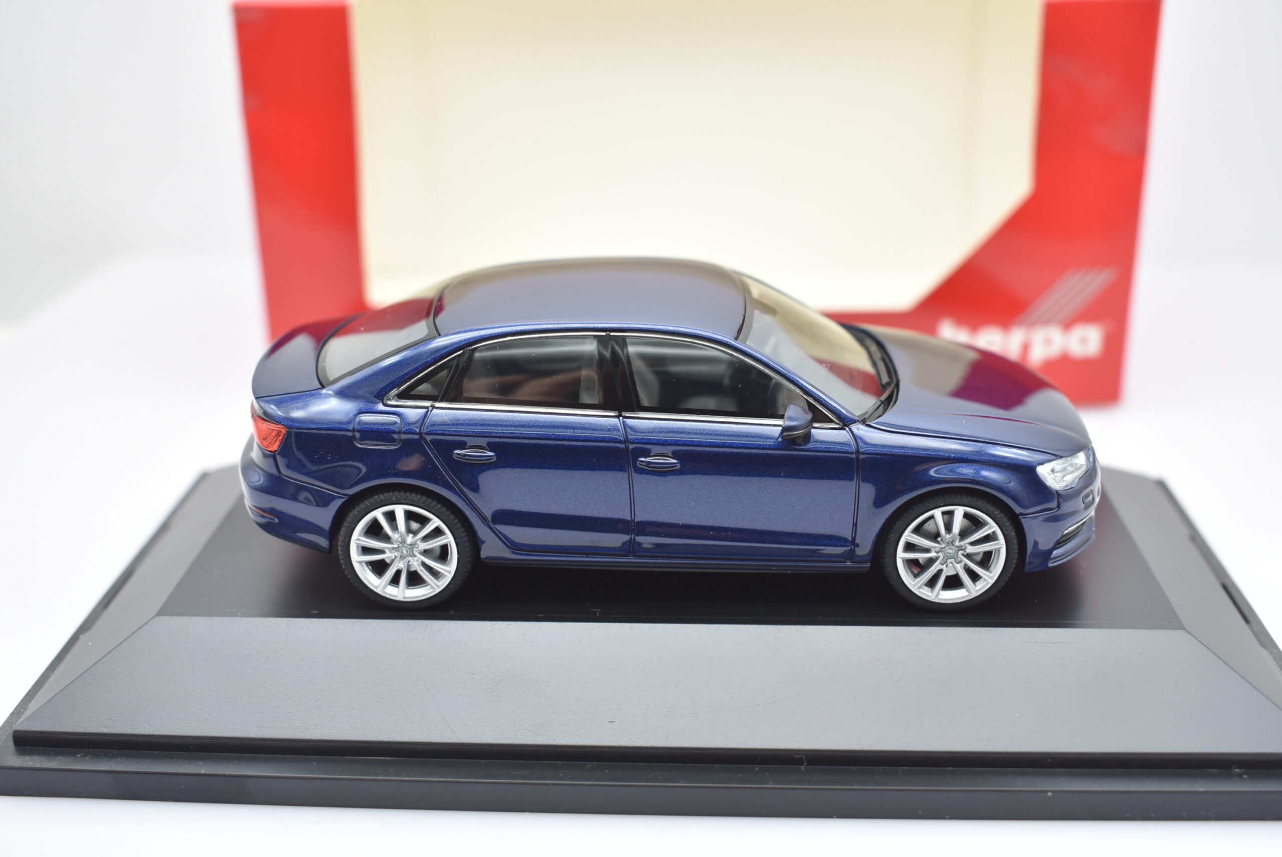 1/43 Herpa アウディ A3 Limousine Audi AUDI A3 8V SPORT QUATTRO SALOON LIMOUSINE ICE SILVER 1:43