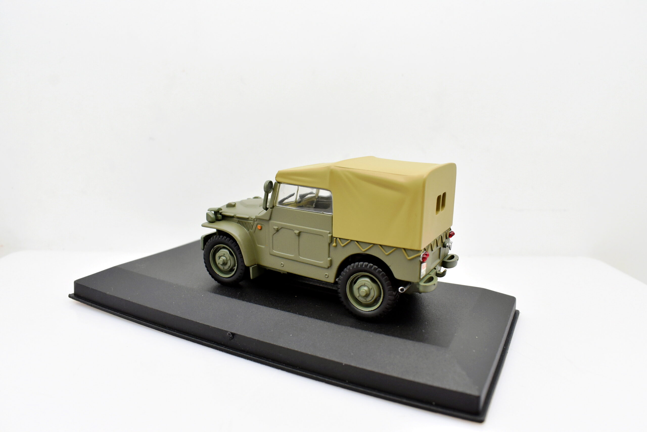 Modellino auto polizia scala 1:43 Fiat Campagnola A.R. diecast modellismo da collezione - Image 3
