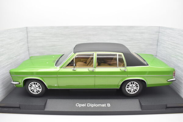 Modellino auto scala 1:18 Opel Diplomat B diecast modellismo statico - Image 3