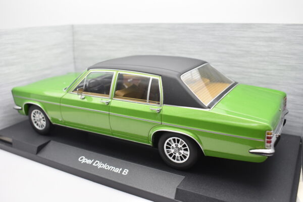 Modellino auto scala 1:18 Opel Diplomat B diecast modellismo statico - Image 5