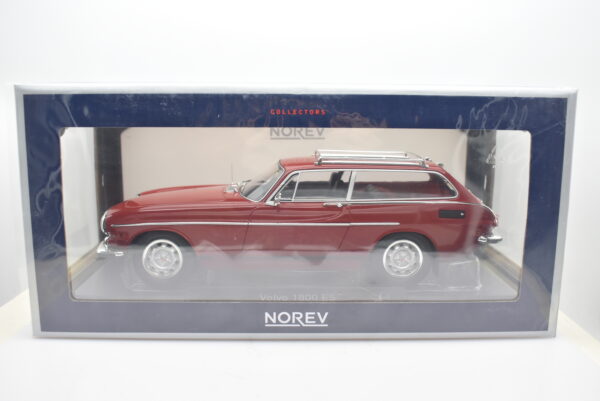 Modellino auto scala 1:18 Volvo 1800 ES Norev diecast modellismo statico - Image 2