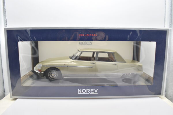 Modellino auto scala 1:18 Citroen DS 21 Lorraine Norev diecast modellismo statico - Image 2
