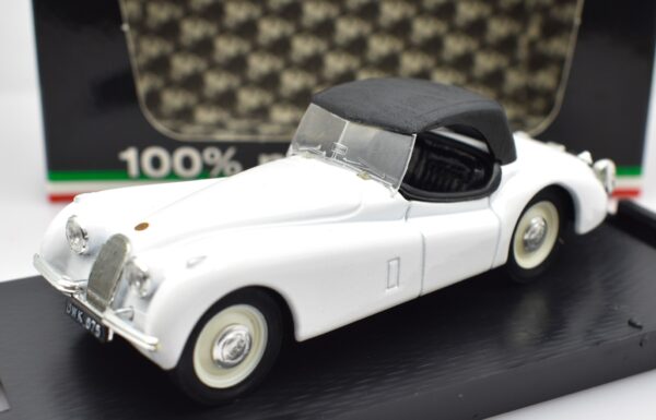 Modellino auto scala 1:43 Jaguar XK120 Spider Brumm diecast modellismo statico