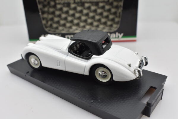 Modellino auto scala 1:43 Jaguar XK120 Spider Brumm diecast modellismo statico - Image 7